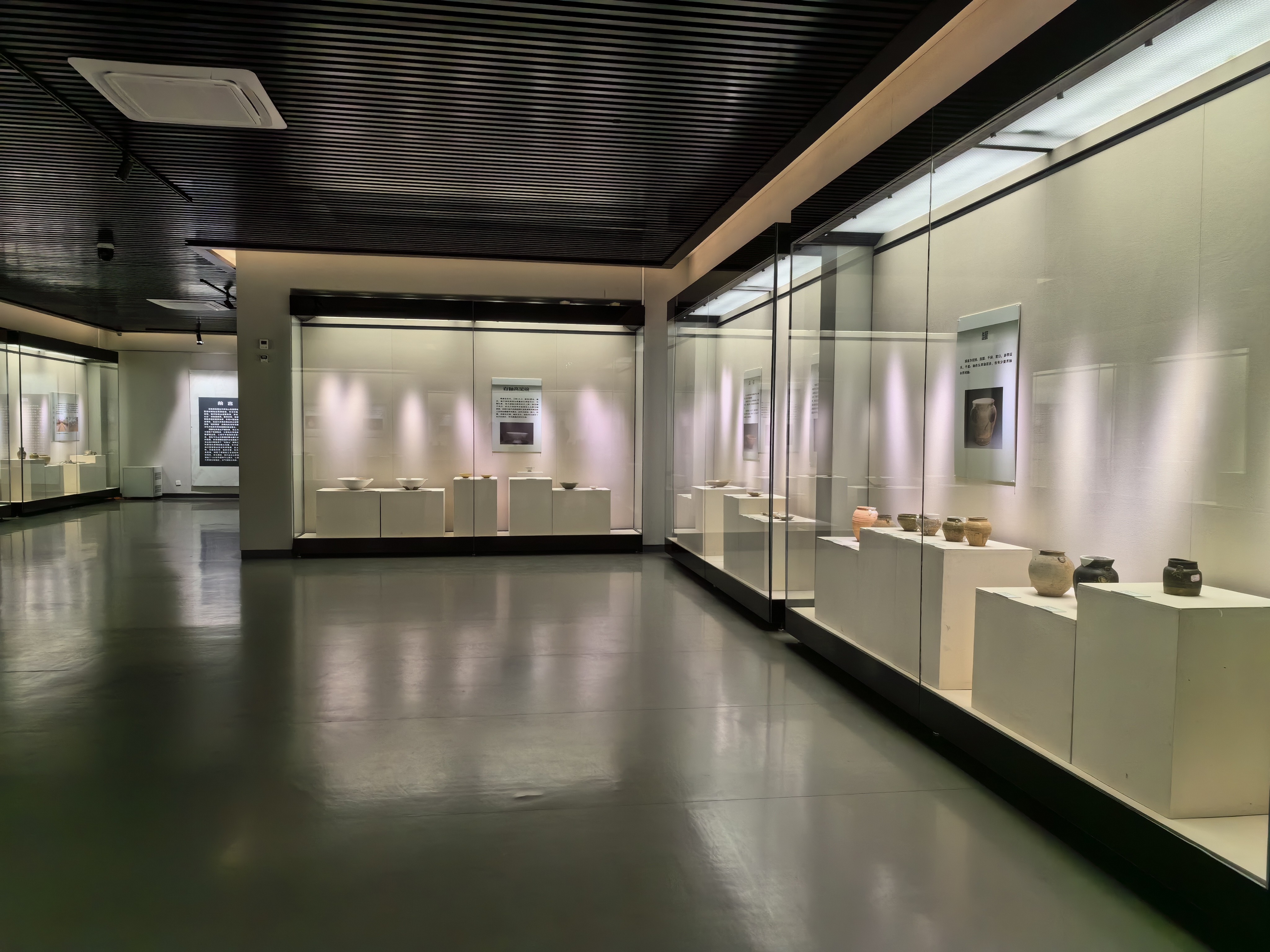 “唐瓷之韵——江西出土唐代青瓷展”亮相廊坊博物馆 (3)(1).jpg