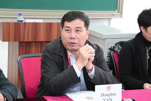 中国博物馆协会市场推广与公共关系专业委员会主任、北京博物馆学会社会教育专业委员会主任闫宏斌在开班仪式上致辞