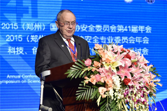 国际博协安全委员会主席威廉·海卡门在开幕式上致辞，并作发言。